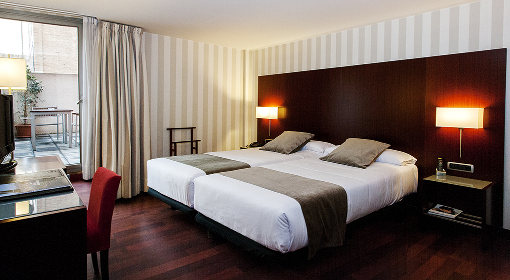 El COOOC signa un conveni amb Zenit Hotels